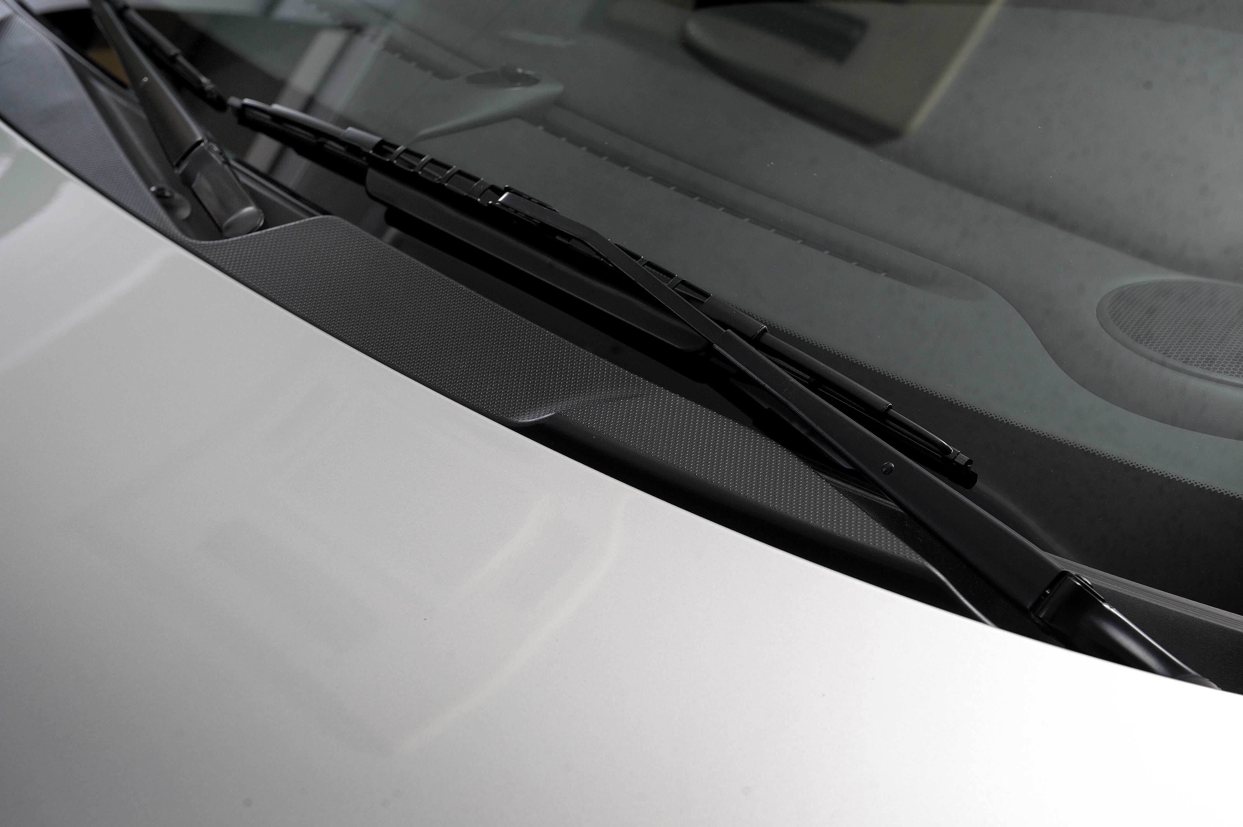 ポルシェ911 996型 長期リポート 02 磨きのプロにガラス コーティングを依頼 Engine エンジン クルマ 時計 ファッション 男のライフスタイルメディア