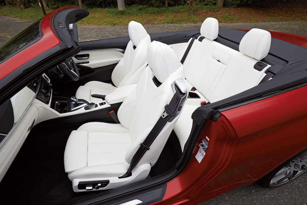 飯田裕子 佐藤久実 吉田由美試乗 オンナはやっぱりオープンカーよね 座談会 Engine エンジン クルマ 時計 ファッション 男のライフスタイルメディア