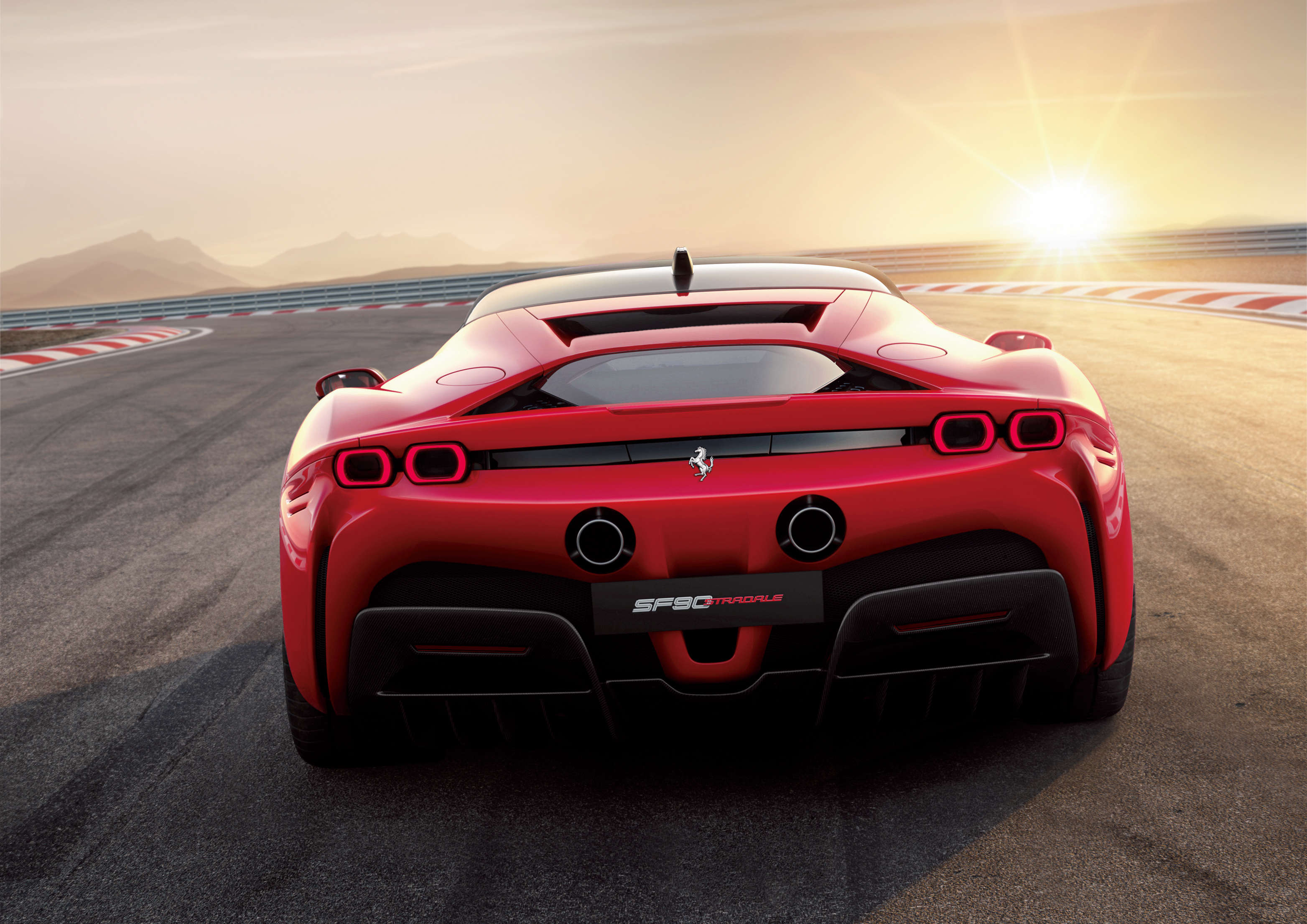 フェラーリ新時代の幕開け 初のプラグイン ハイブリッド カーは1000ps Engine エンジン クルマ 時計 ファッション 男のライフスタイルメディア