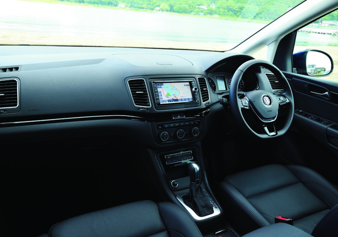 ゴルフ ゴルフ ヴァリアント シャラン 3台のtdiモデルに試乗 ベンチマークは譲らない Engine エンジン クルマ 時計 ファッション 男のライフスタイルメディア