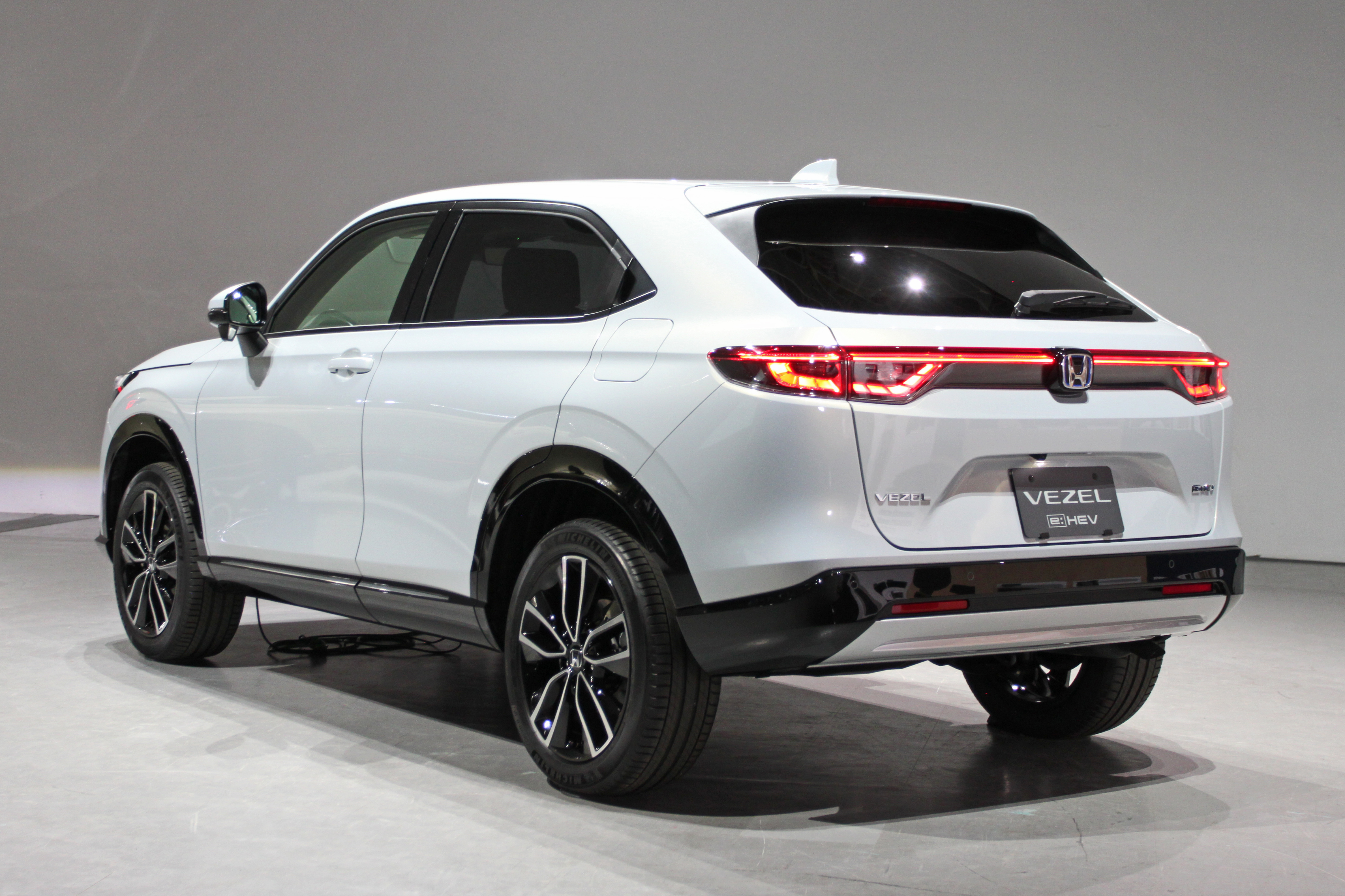 ヤリス クロスに勝てるか 新型ホンダ ヴェゼルが姿を現す Engine エンジン クルマ 時計 ファッション 男のライフスタイルメディア