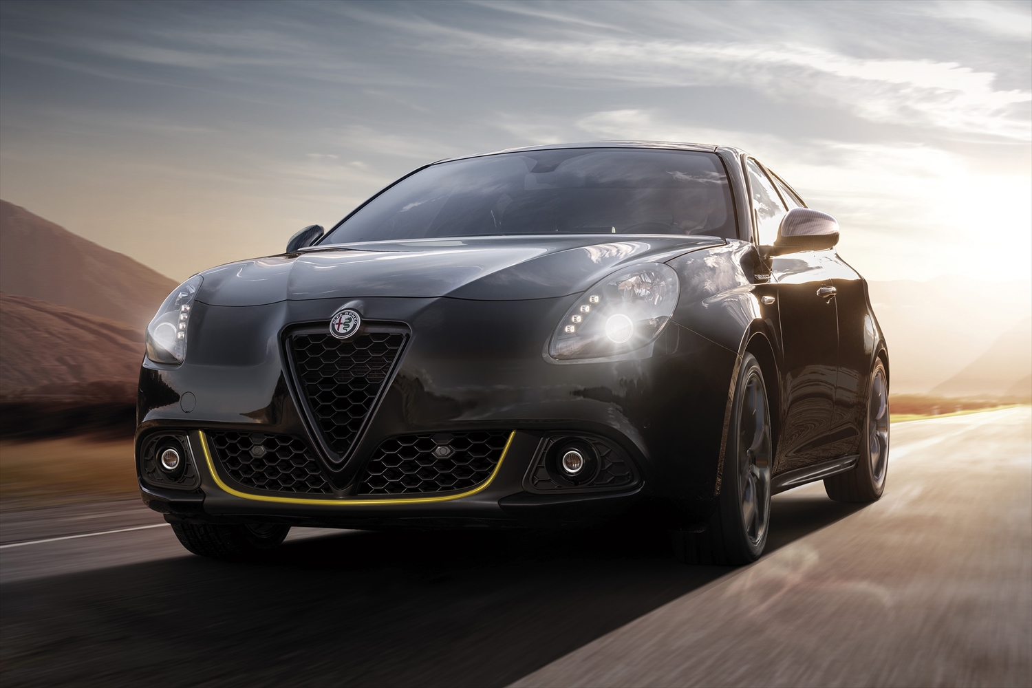 アルファ・ロメオ・ジュリエッタに現行モデル最後となる特別仕様を設定 ENGINE (エンジン) クルマ、時計、ファッション、男の