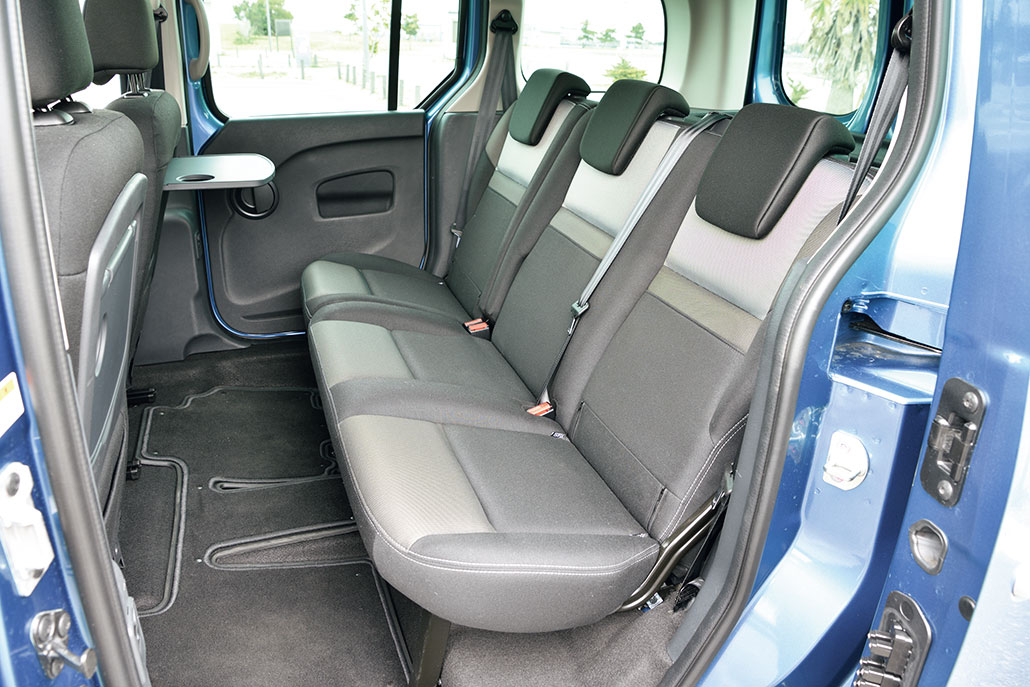 輸入車のミニバンに乗るならオススメはこの3台 ルノー カングー プジョー リフター シトロエン ベルランゴ Engine エンジン クルマ 時計 ファッション 男のライフスタイルメディア